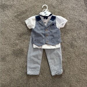 Little Lad Dress up outfit for little boy 24 months 24m Vest Bow Tie FLAW